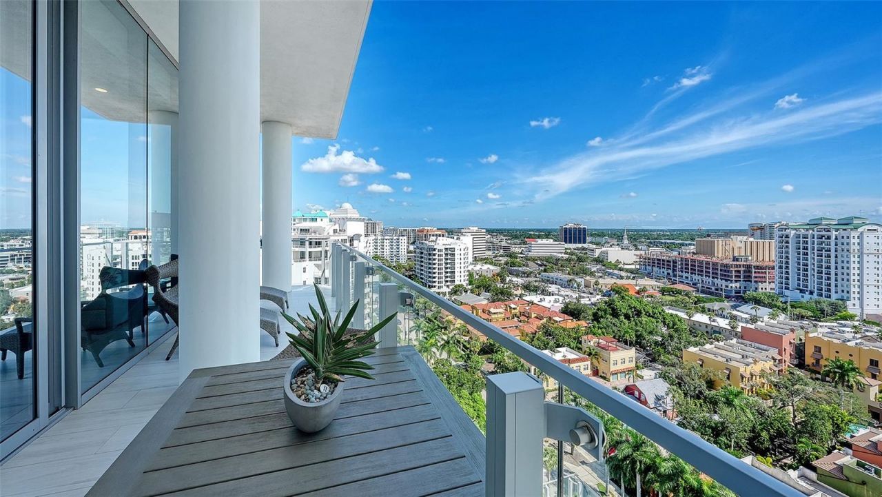 605 S Gulfstream Avenue, Unit 13, Sarasota, FL 34236 Photo