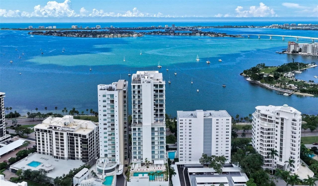 605 S Gulfstream Avenue, Unit 13, Sarasota, FL 34236 Photo