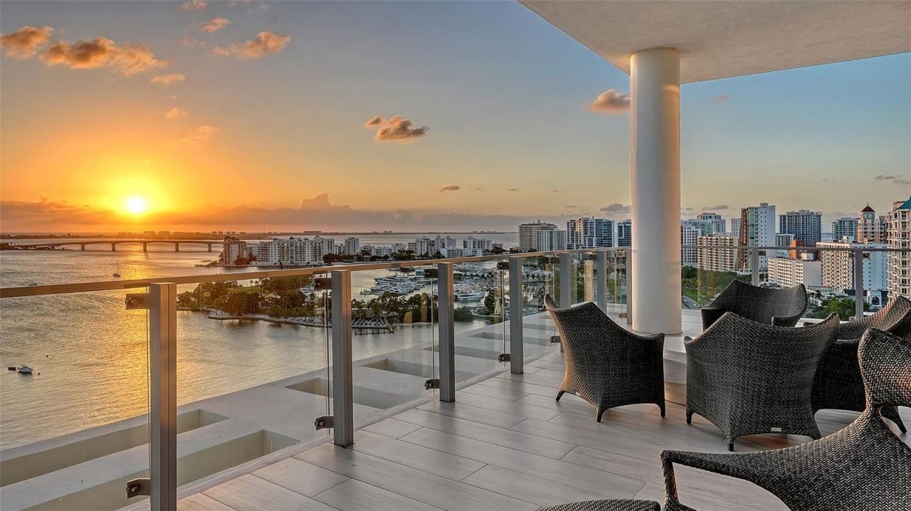 605 S Gulfstream Avenue, Unit 13, Sarasota, FL 34236 Photo