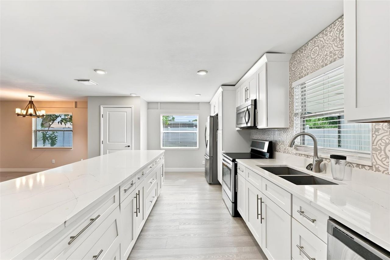 1151 55th Avenue S, Saint Petersburg, FL 33705 Photo