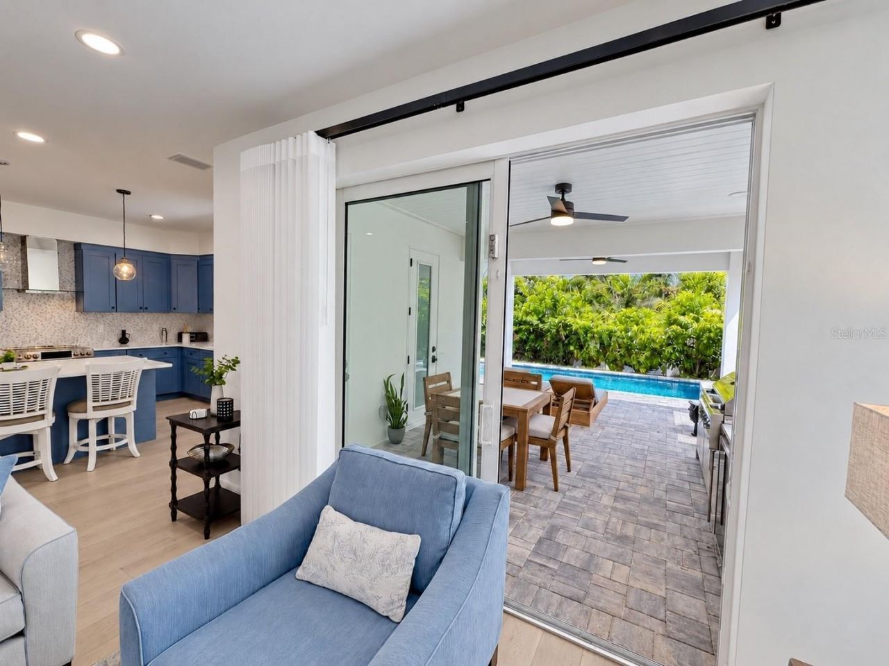 1647 Siesta Drive, Sarasota, FL 34239 Photo