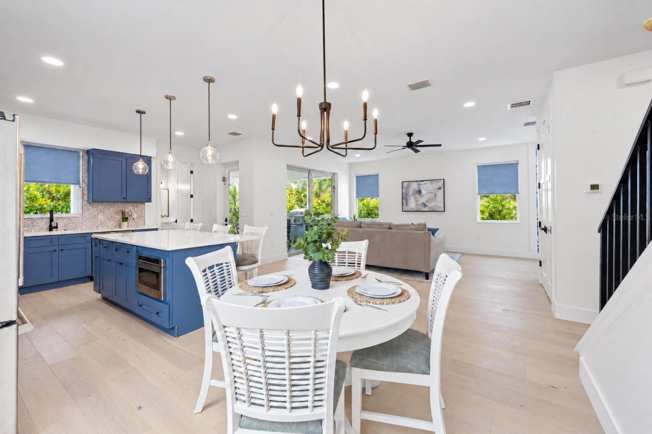 1647 Siesta Drive, Sarasota, FL 34239 Photo