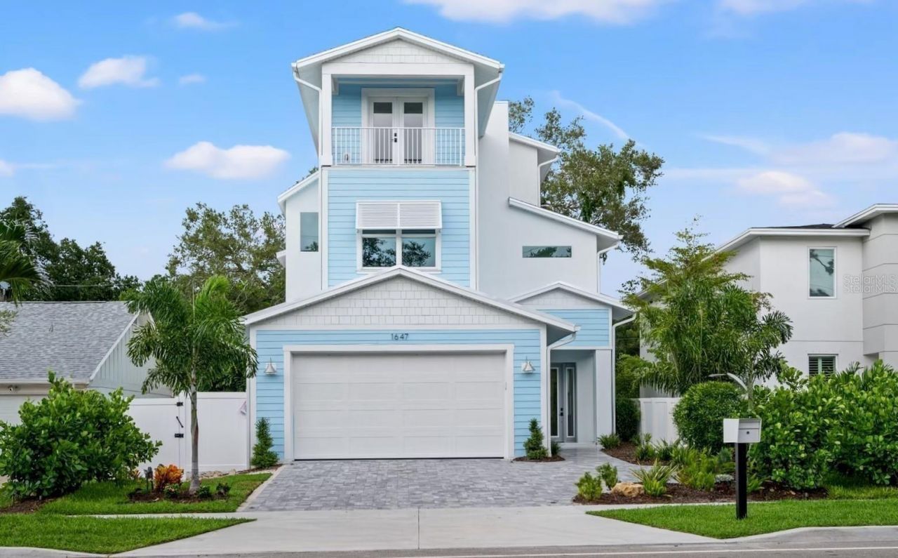 1647 Siesta Drive, Sarasota, FL 34239 Photo