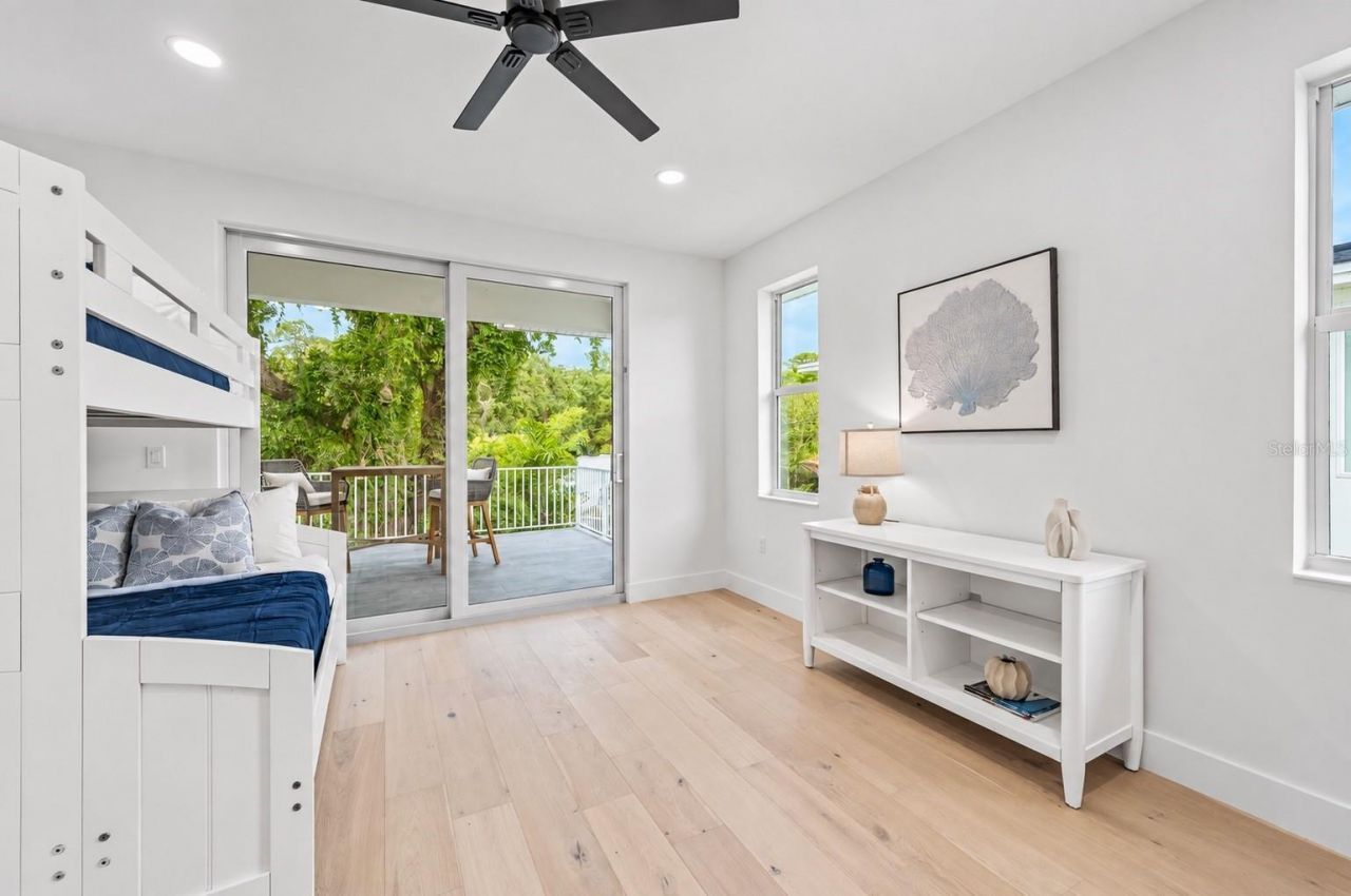 1647 Siesta Drive, Sarasota, FL 34239 Photo