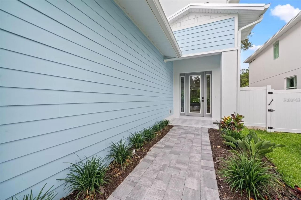 1647 Siesta Drive, Sarasota, FL 34239 Photo