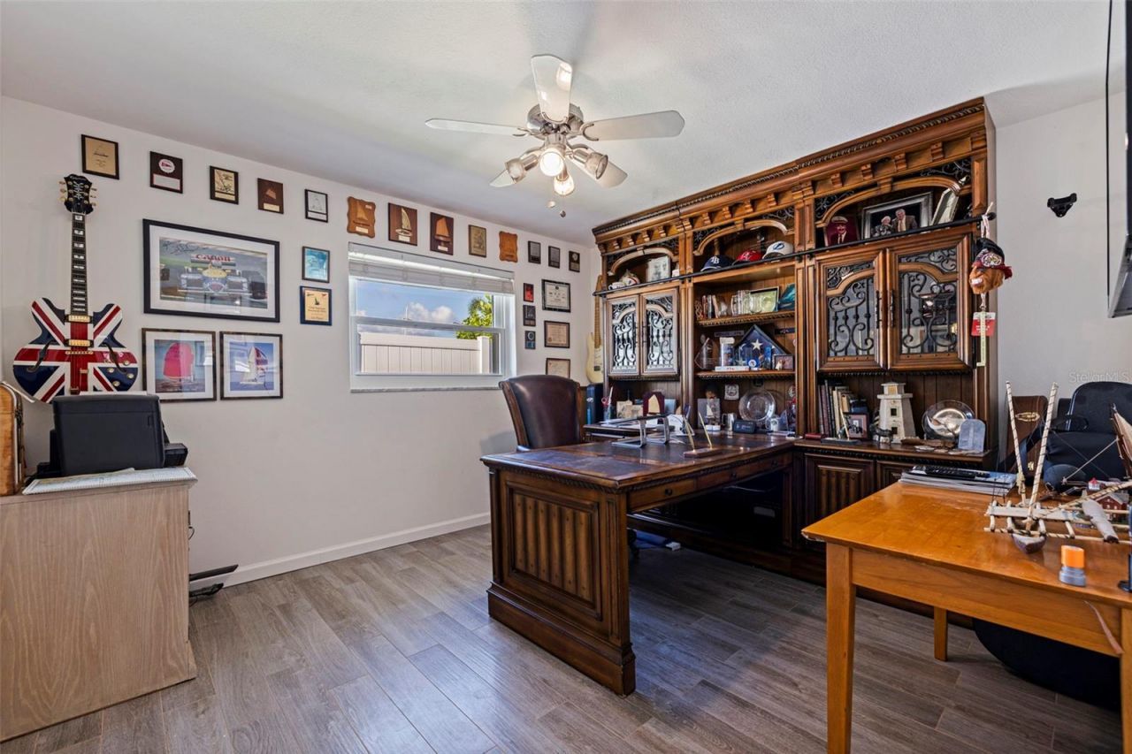 1894 Tanglewood Drive Ne, Saint Petersburg, FL 33702 Photo