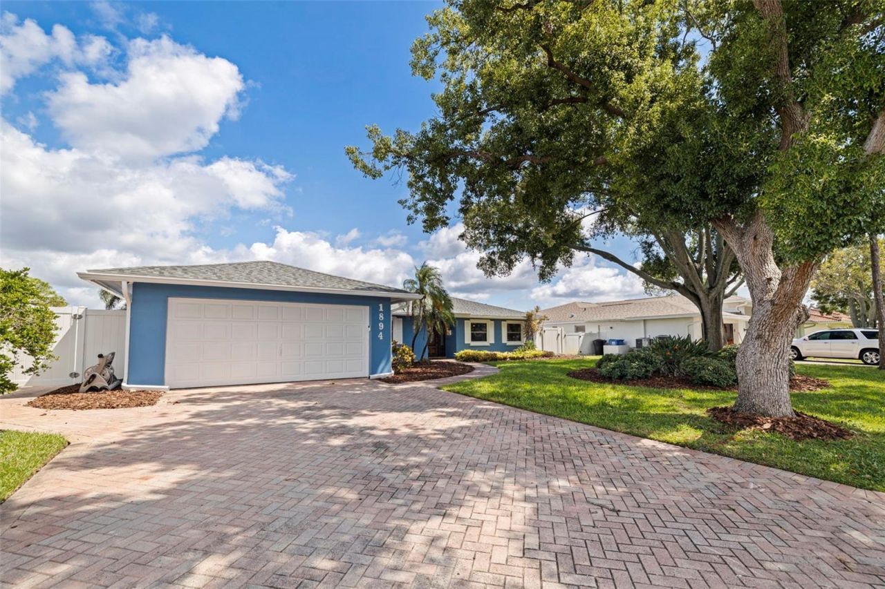 1894 Tanglewood Drive Ne, Saint Petersburg, FL 33702 Photo