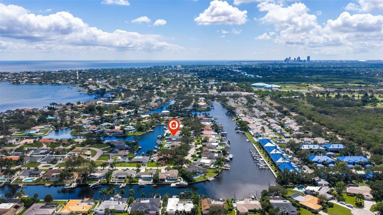 1894 Tanglewood Drive Ne, Saint Petersburg, FL 33702 Photo