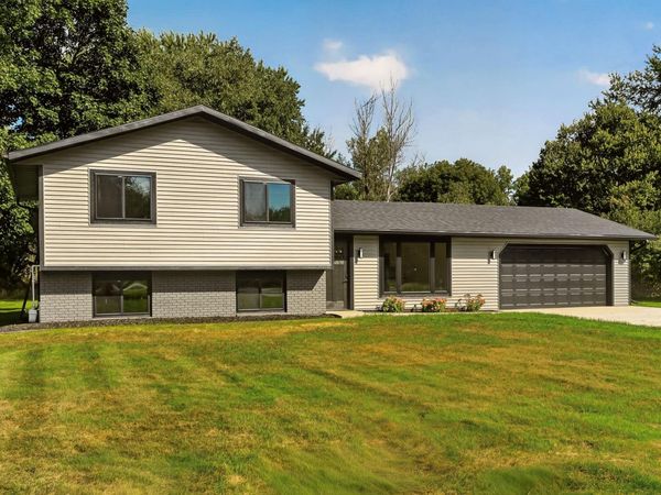 5225 Logan Street SE, Rochester, MN 55904