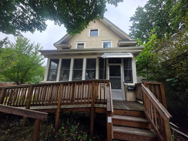 781 Lawson Avenue E, Saint Paul, MN 55106