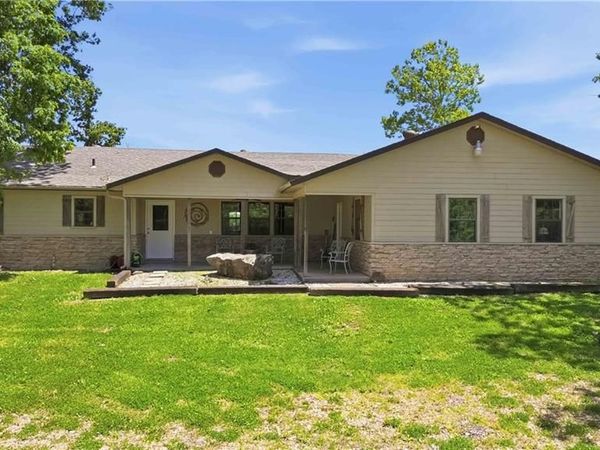16638 Logan Cave Road , Siloam Springs, AR 72761