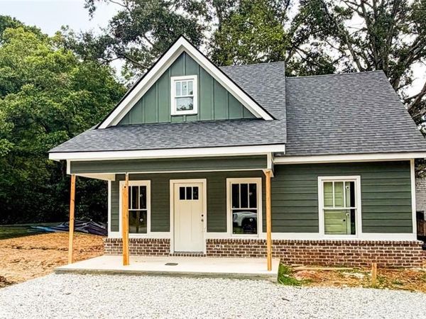 304 Cedar Street , Social Circle, GA 30025