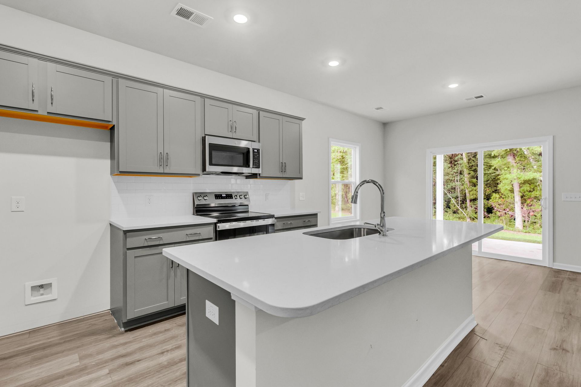 252 Central Creek Drive Photo 13