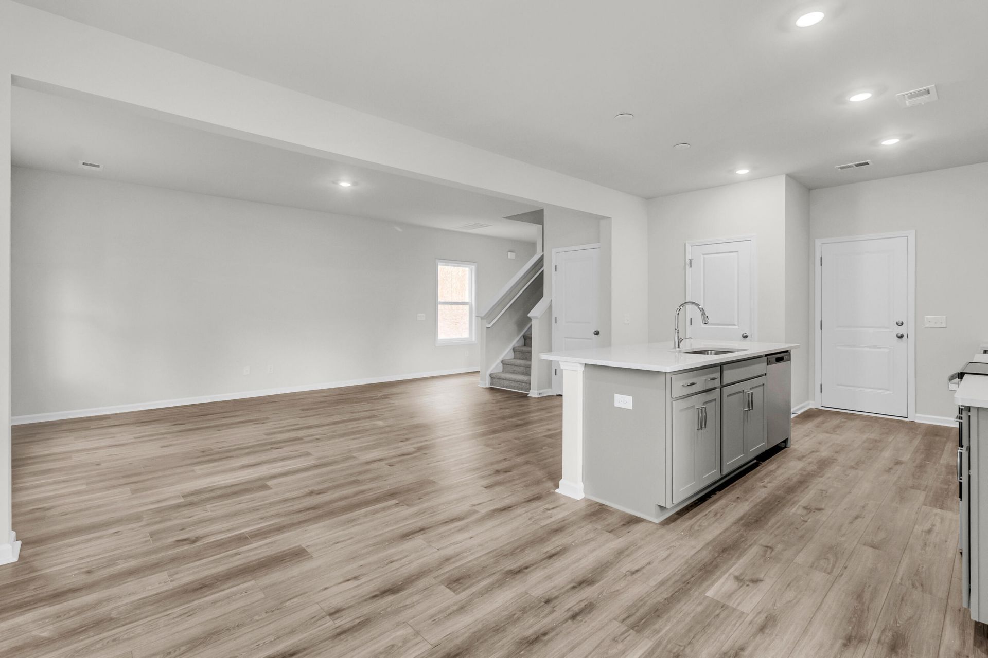 252 Central Creek Drive Photo 18