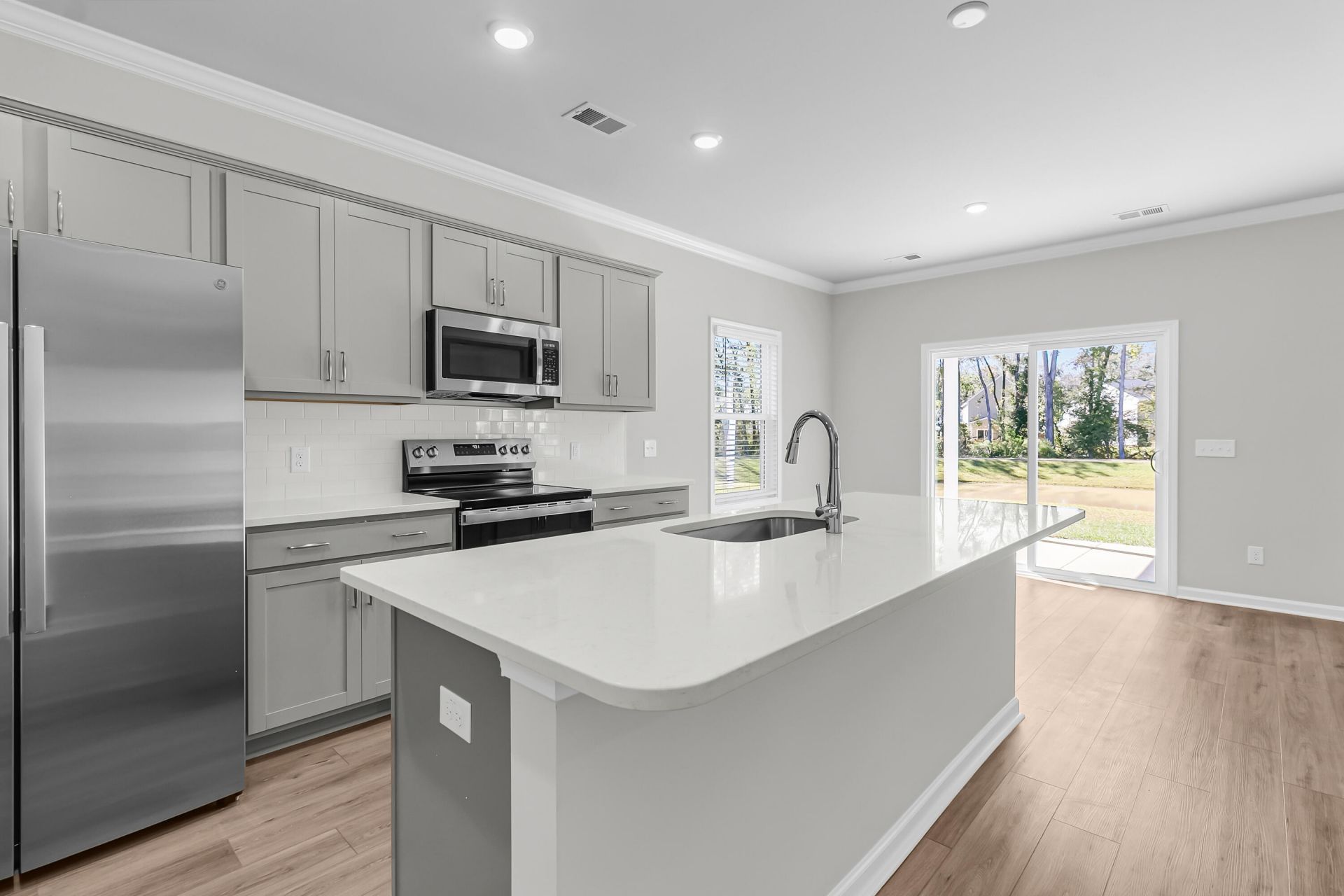 252 Central Creek Drive Photo 8