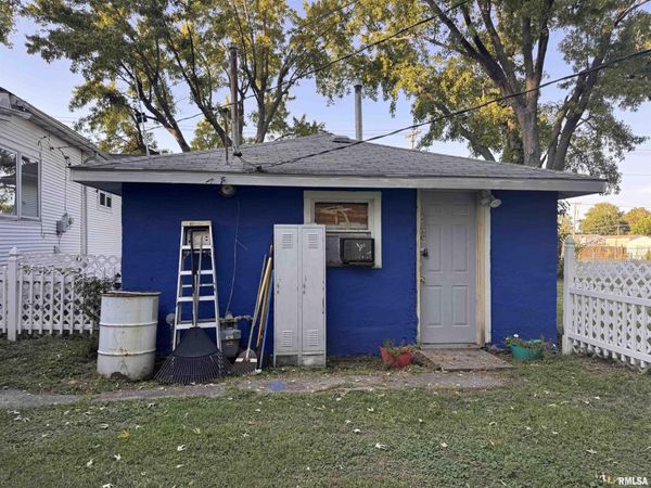 2800 S 13TH Street, Springfield, IL 62703
