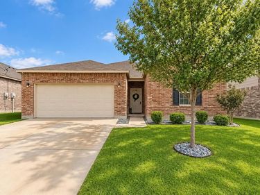 412 Magma Drive, Fort Worth, TX 76131