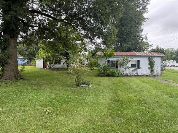 813 Elm Street, Henrietta, MO 64036