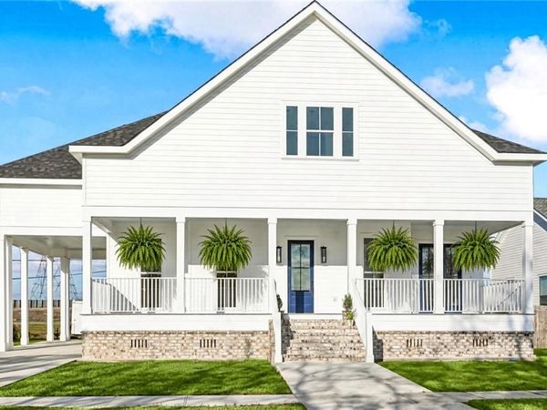 2221 BENJAMIN Street , Arabi, LA 70032
