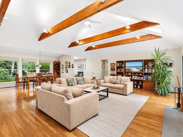 15 Springwood Way , East Hampton, NY 11937