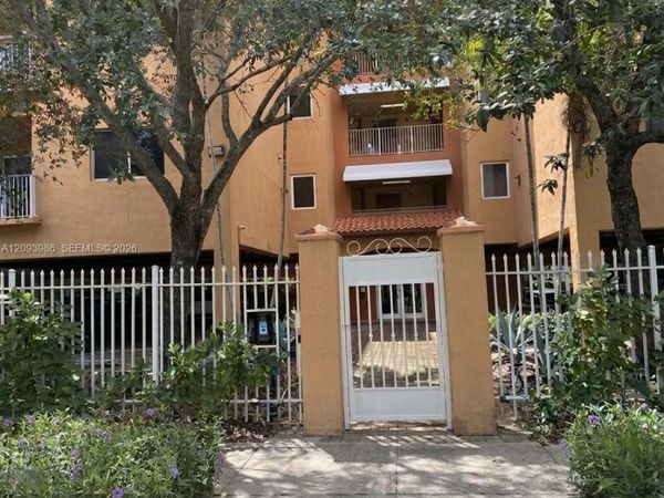 1300 NE 109th St, Unit 303, Miami, FL 33161