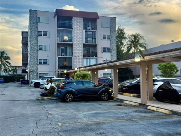 3640 NW 9th St , Unit 405, Miami, FL 33125