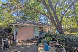 106 Sutherland Place photo 4