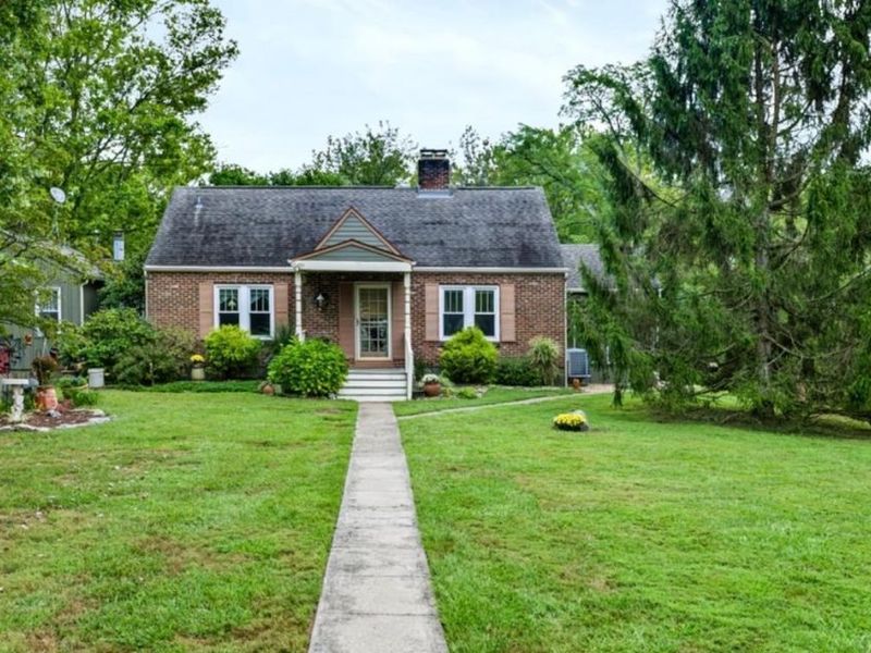 596 W Plane Street, Bethel, OH 45106 Photo 2