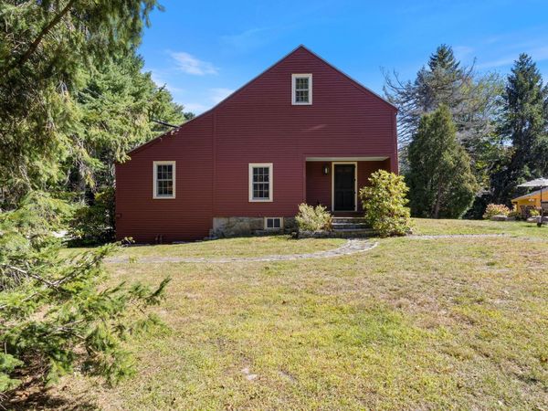 2 Plummer Lane, Kennebunk, ME 04043