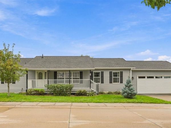 288 Paddock Circle, Iowa City, IA 52240