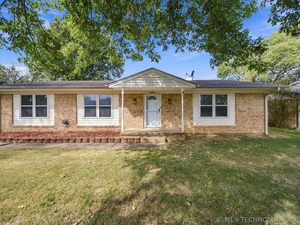 305 N Wortman Place , Claremore, OK 74017