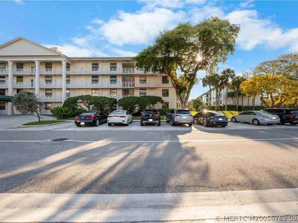 3540 Whitehall Drive , Unit 306, West Palm Beach, FL 33401