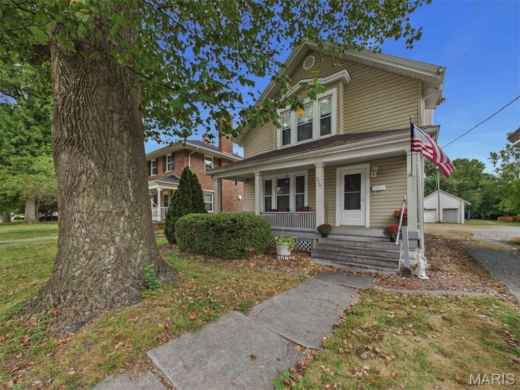 518 W Pearl Street , Jerseyville, IL 62052 Main Photo