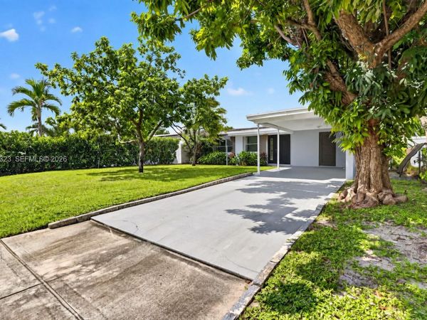 5317 NE 5th Ave , Oakland Park, FL 33334