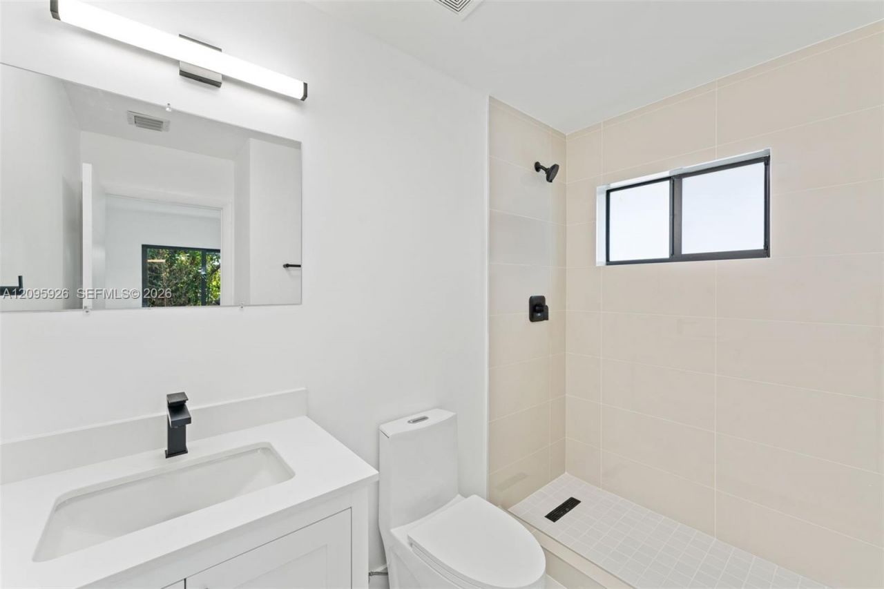 1556 NW 68th Ter , Miami, FL 33147 Photo