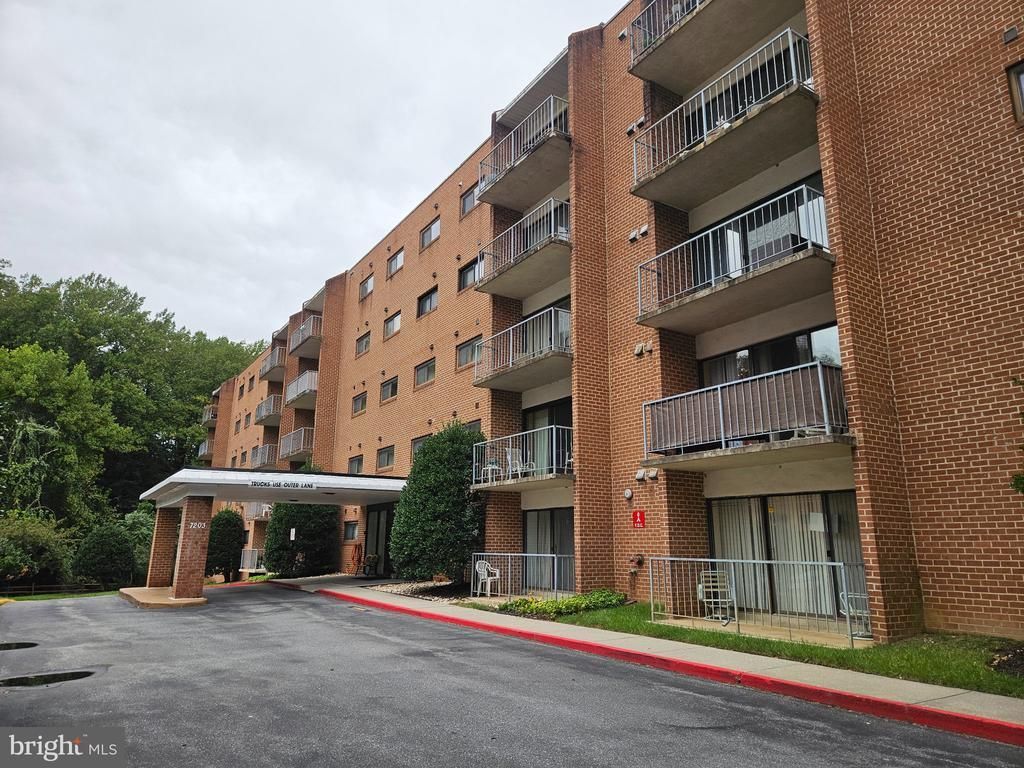 7203 Rockland Hills Drive, Unit 306, Baltimore, MD 21209 Main Photo