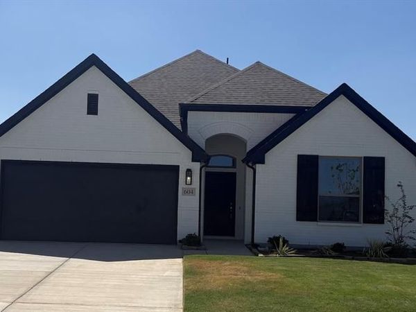 604 Austen Avenue, Tioga, TX 76271