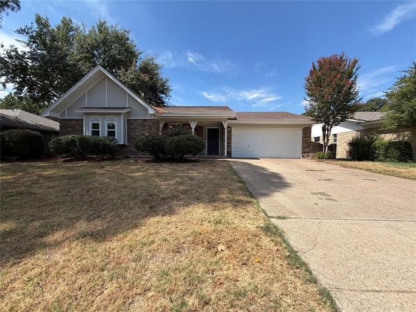 3606 Grissom Drive, Arlington, TX 76016