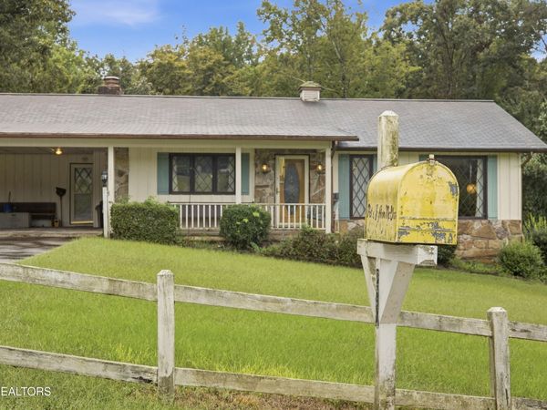 201 Leslie Drive, Harriman, TN 37748