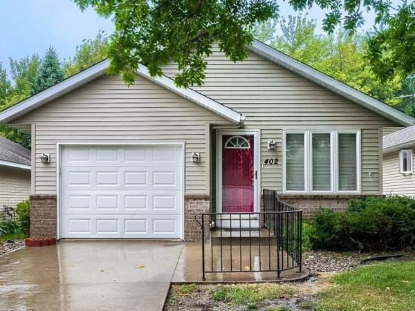402 Lady Slipper Avenue NE, New Prague, MN 56071