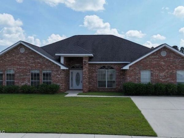 15250 Camelot Drive, D'Iberville, MS 39540