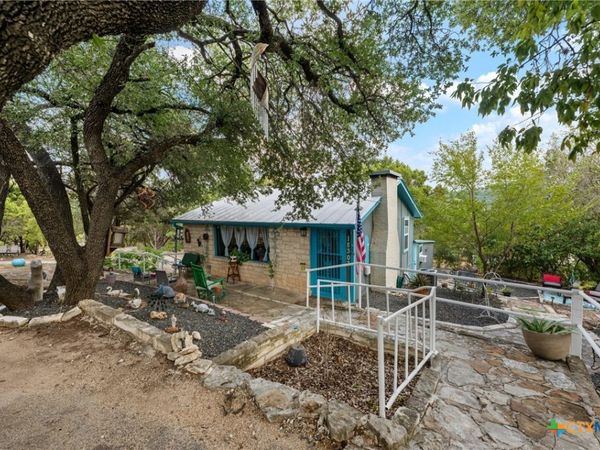 18307 E Lakeview Drive , Jonestown, TX 78645