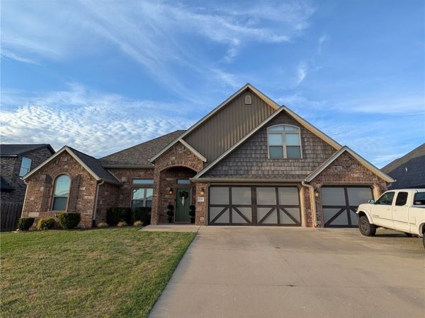 1158 Ruscello Avenue , Tontitown, AR 72762