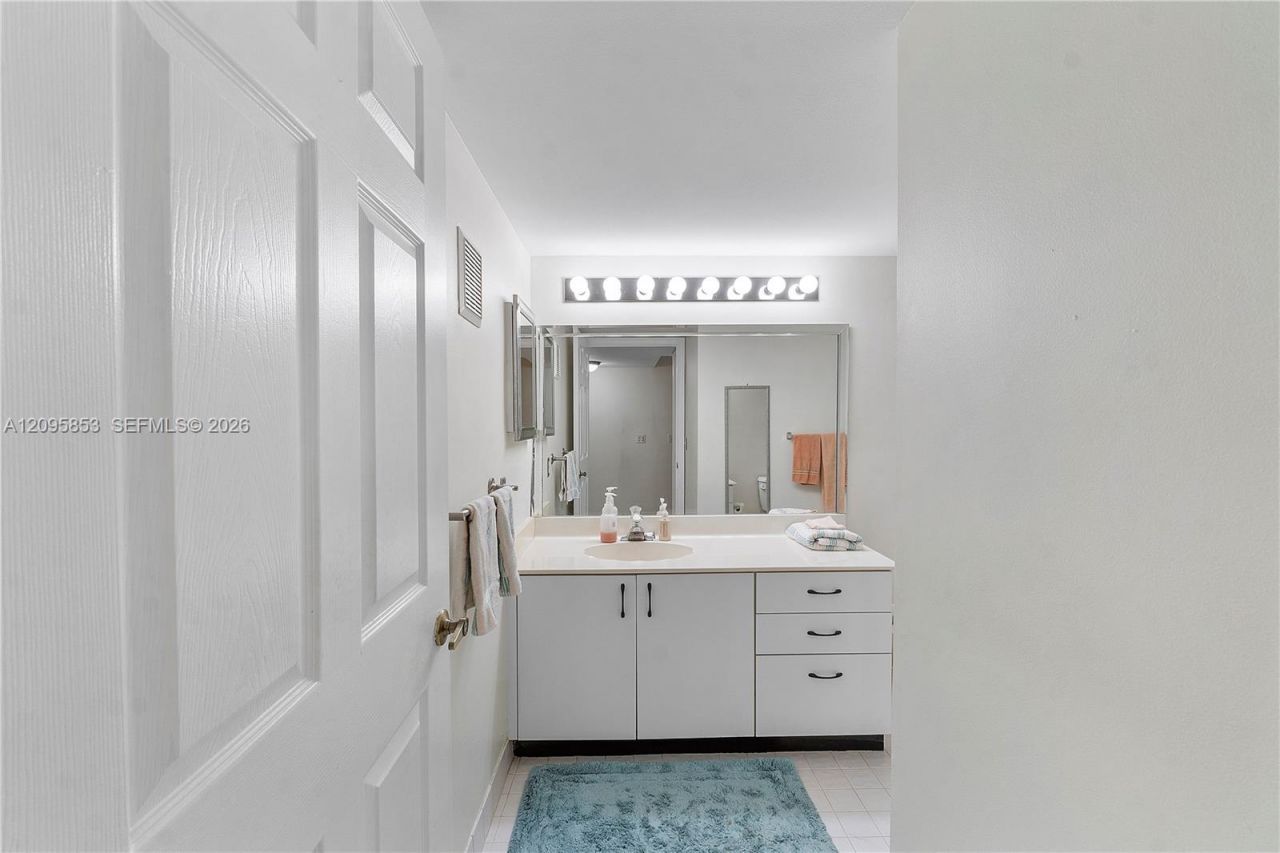 2580 NW 103rd Ave , Unit 203, Sunrise, FL 33322 Photo