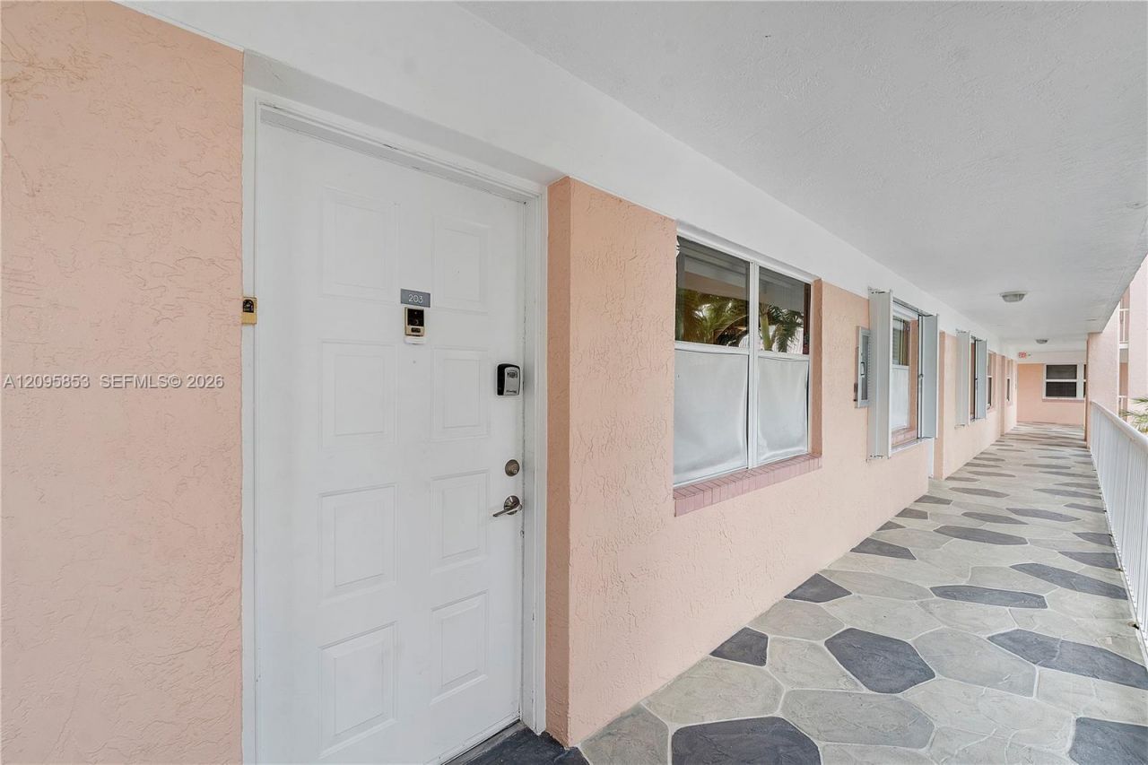 2580 NW 103rd Ave , Unit 203, Sunrise, FL 33322 Photo