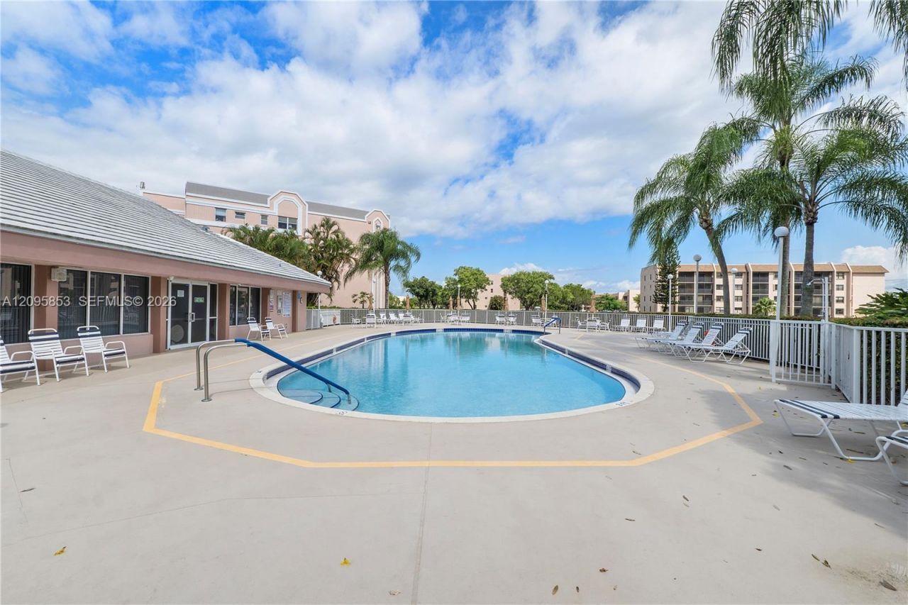 2580 NW 103rd Ave , Unit 203, Sunrise, FL 33322 Photo