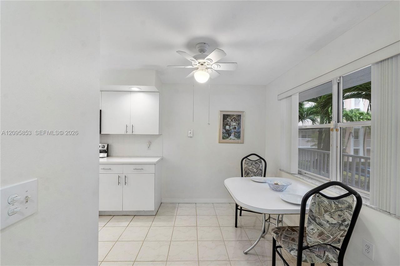 2580 NW 103rd Ave , Unit 203, Sunrise, FL 33322 Photo
