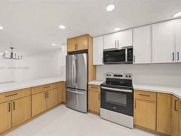 1750 W 46th St , Unit 437, Hialeah, FL 33012