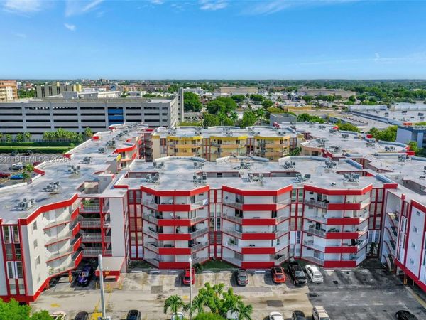1750 W 46th St , Unit 437, Hialeah, FL 33012