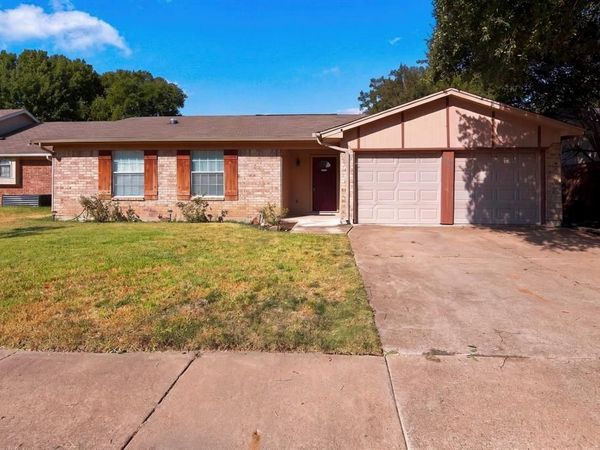 7917 Berrybrook Drive, Watauga, TX 76148
